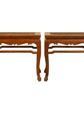 红木束腰三弯腿卷草纹方凳