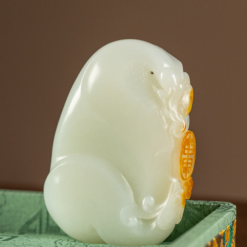 和田玉籽料龙凤纹手把件