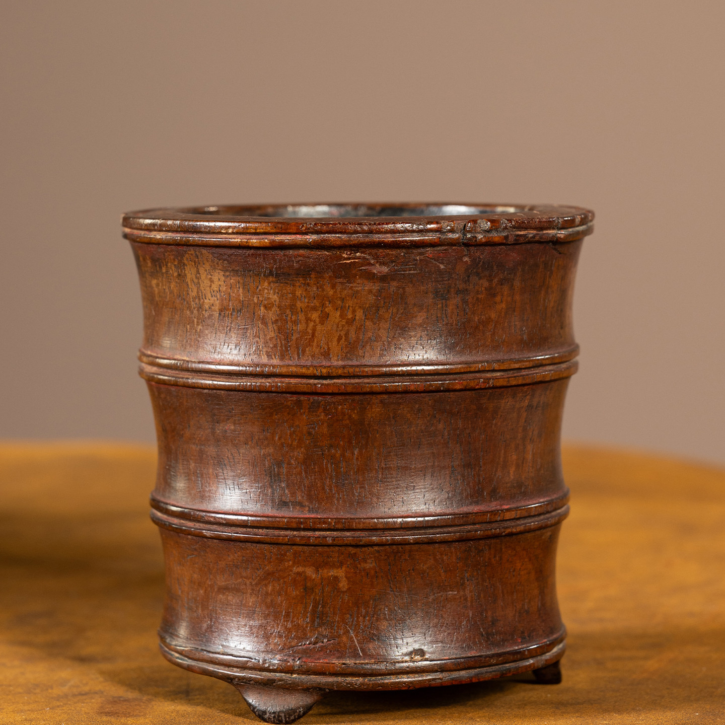 清早期黄花梨整挖三足弦纹香炉文玩古董收藏海南黄花梨木摆件香炉,家居饰品,装饰摆件,淘宝优惠券,粉丝福利购,淘宝优惠卷