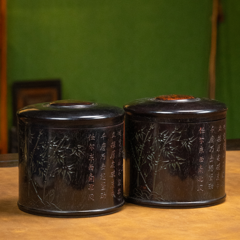 清代紫檀嵌黄花梨阴刻竹石诗文圆形盖盒（一对）小叶紫檀围棋盒