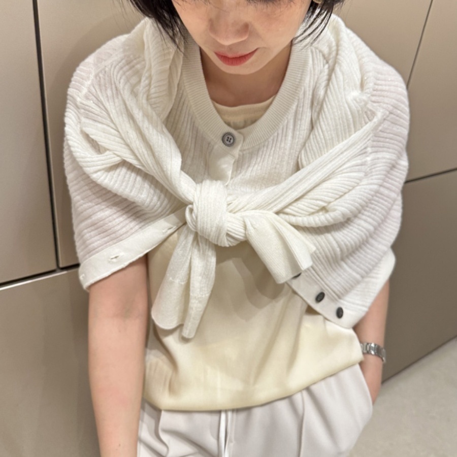 胖小妮的春天羊毛开衫圆领针织衫