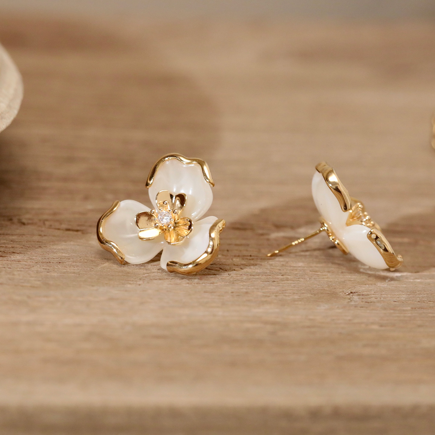 925银针树脂琥珀花朵耳环独特漂亮高级感耳饰气质中古夸张大耳钉