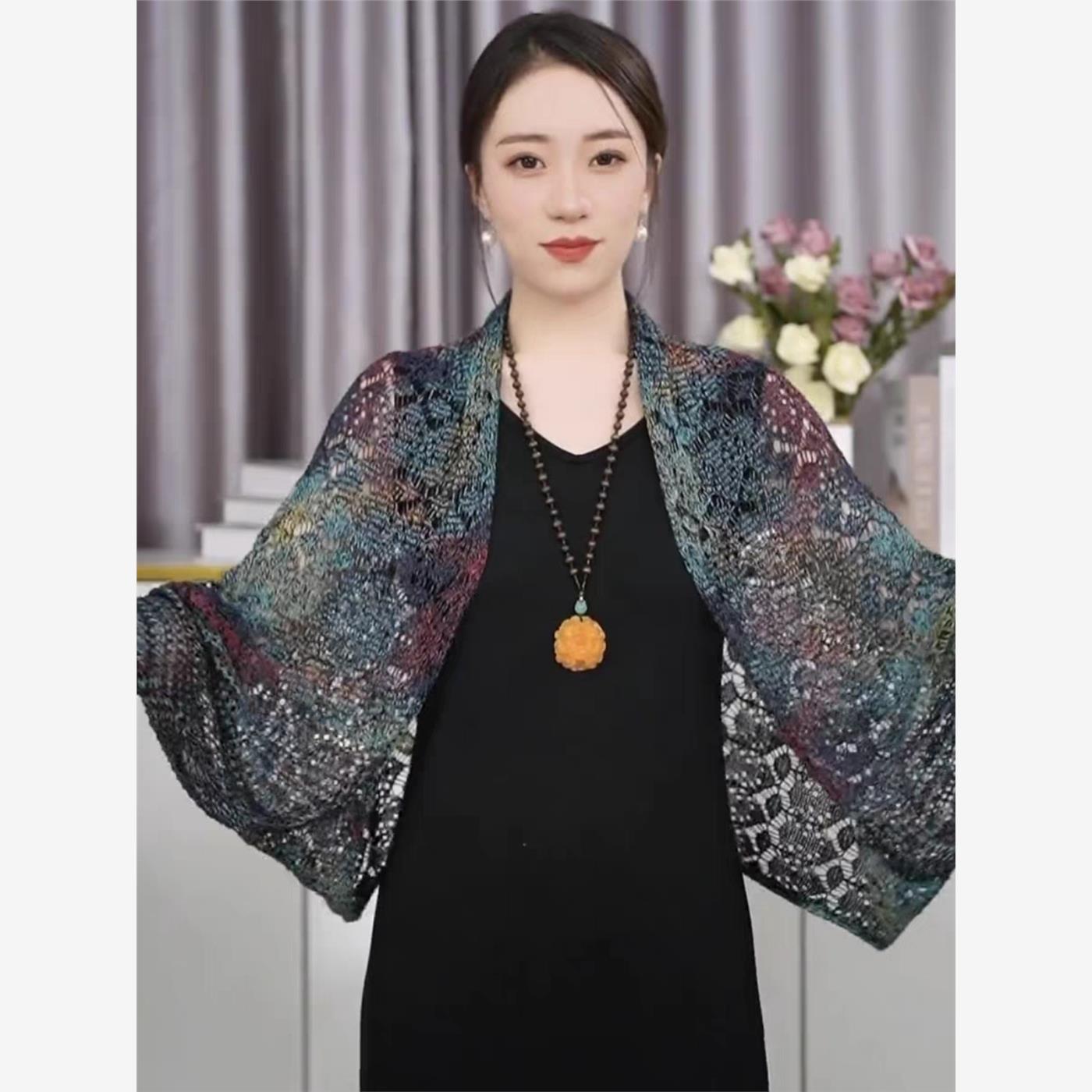 新款韩版百搭长袖披肩女夏炫彩镂空冰丝空调房披肩护颈椎开衫坎肩