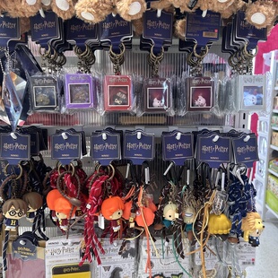 哈利波特系列魔法扫帚嗅嗅曼德拉草立体开盒书挂件名创优品MINISO