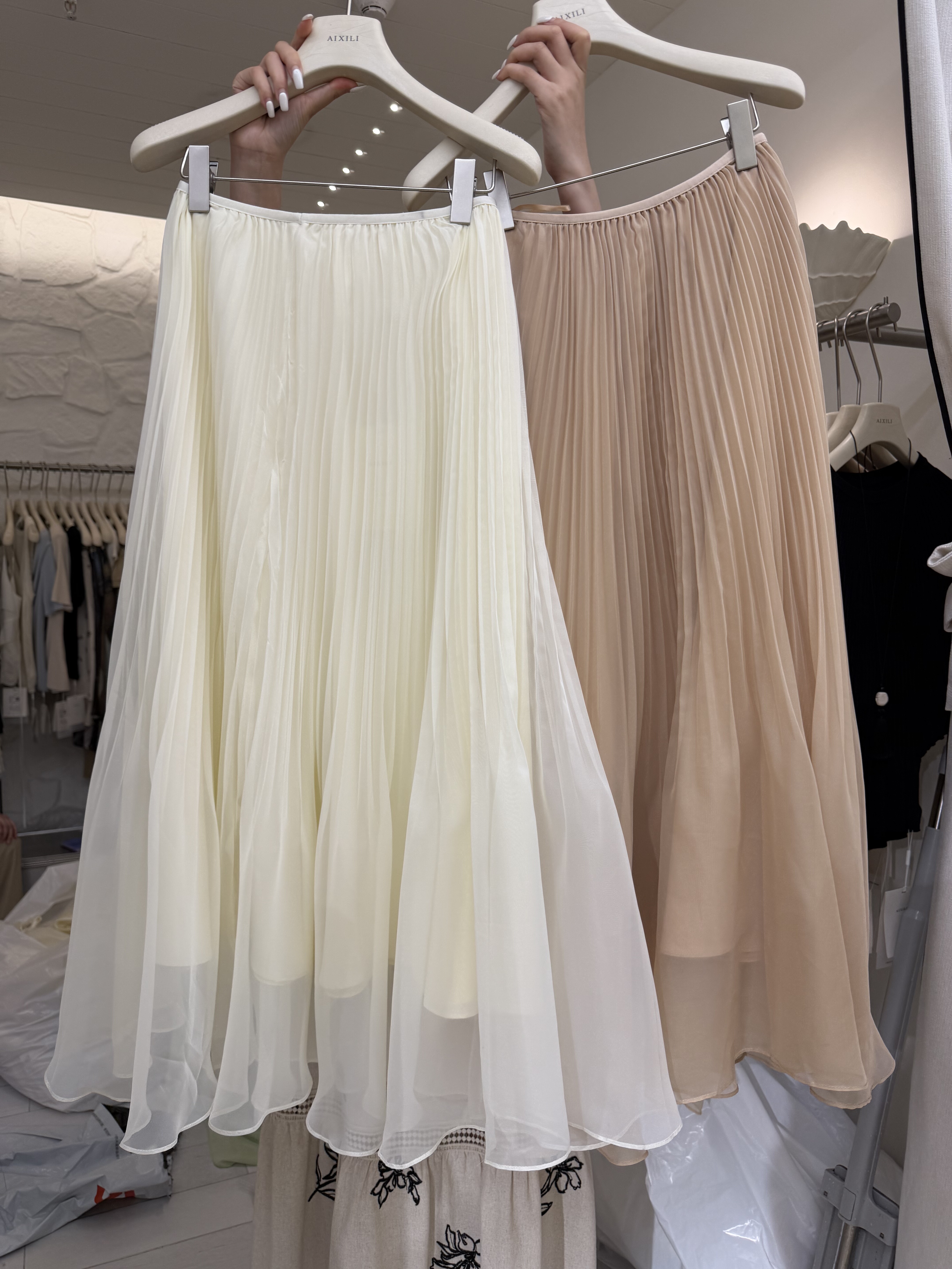 AIXILI2026夏季新款韩版设计感松紧腰显瘦百褶半身裙中长款伞裙薄