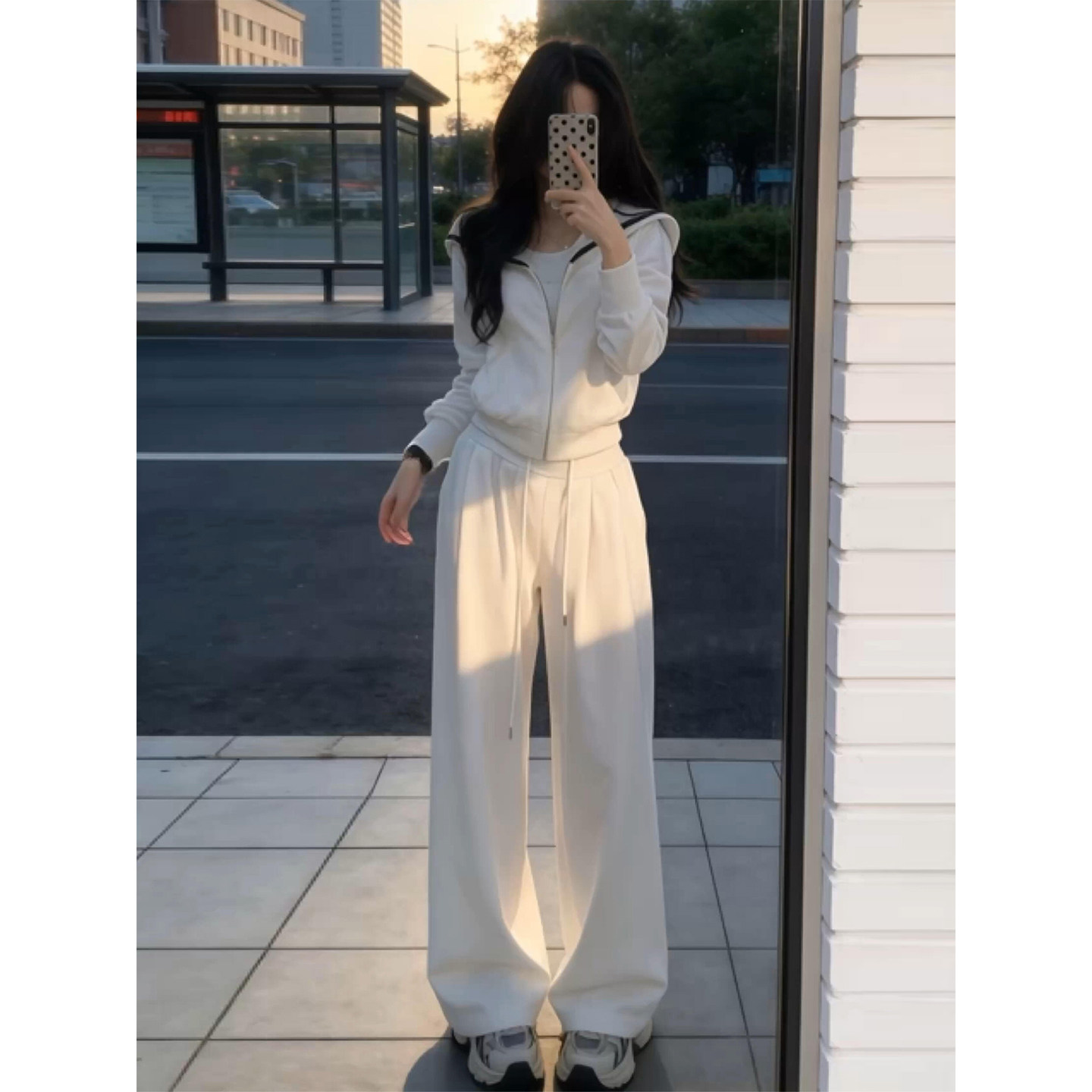 韩系巨好看穿搭一整套早春2026新款白色卫衣上衣女阔腿裤休闲套装