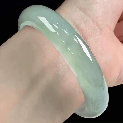 翡翠色冰绿手镯子女款送妈妈流行饰品拍照仿玉镯子特价包邮带证书