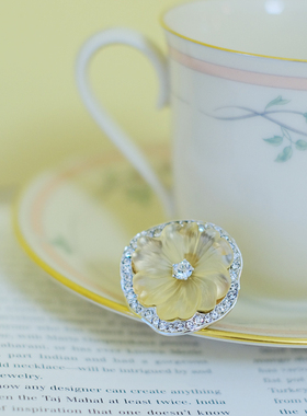 艺伎的胭脂 vintage KJL 白色 花卉 小号 戒指