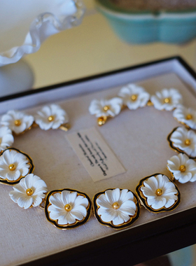 vintage toccata KJL 三色堇 白色 花卉 短项链