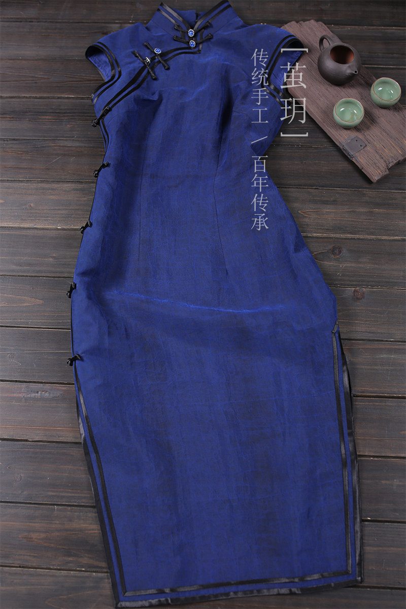 茧玥蓝色龟裂纹香云纱复古风旗袍