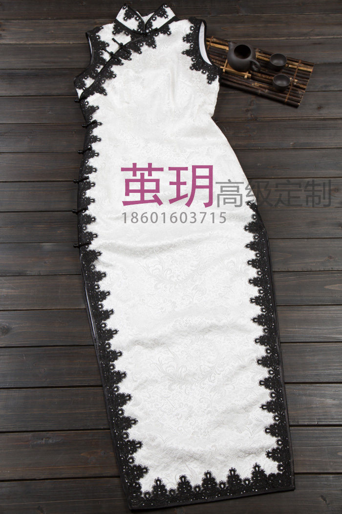 茧玥手工旗袍老上海高端定制店白色凤尾花纹织锦缎拼黑色花边长款