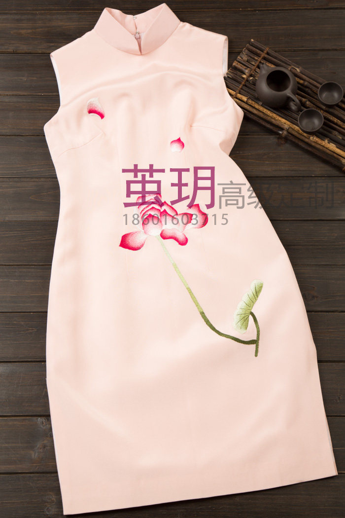 茧玥手工粉色重绉旗袍高端定制