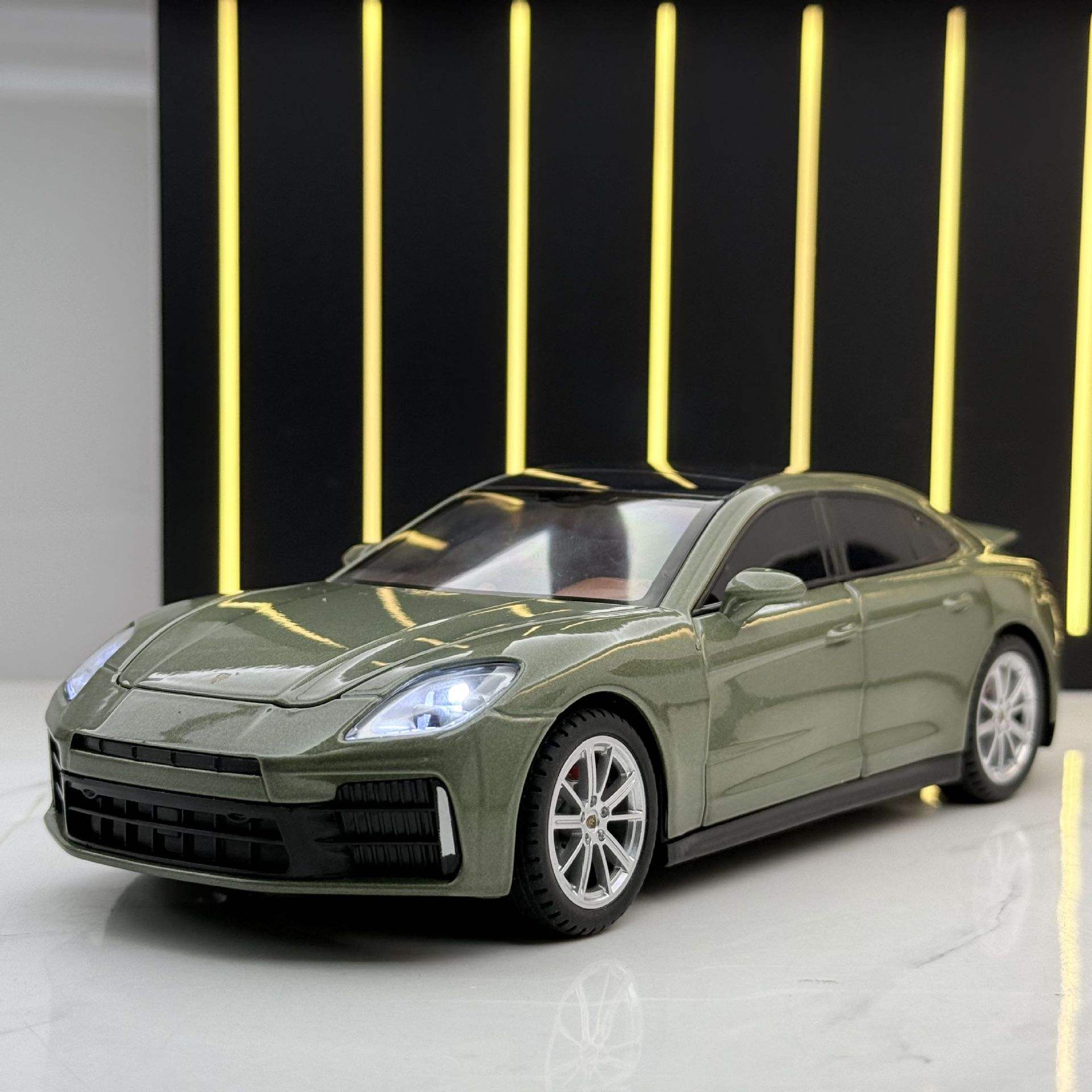 新款智冠天下合金1:24保时捷帕拉梅拉汽车声光玩具车模型摆件