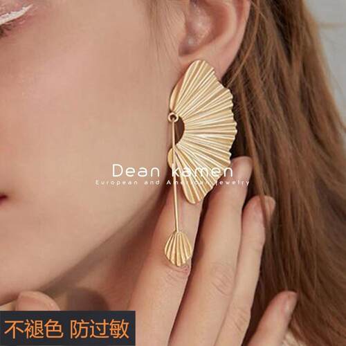 女耳环2020夏款植物花卉镀金耳钉fashion Leaf Earrings ladies