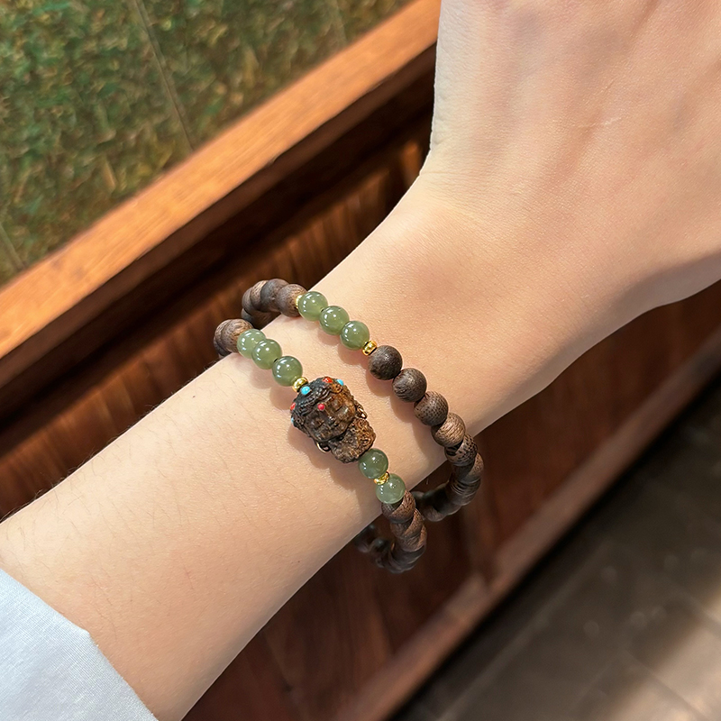 天然沉香双圈手串搭配碧玉珠