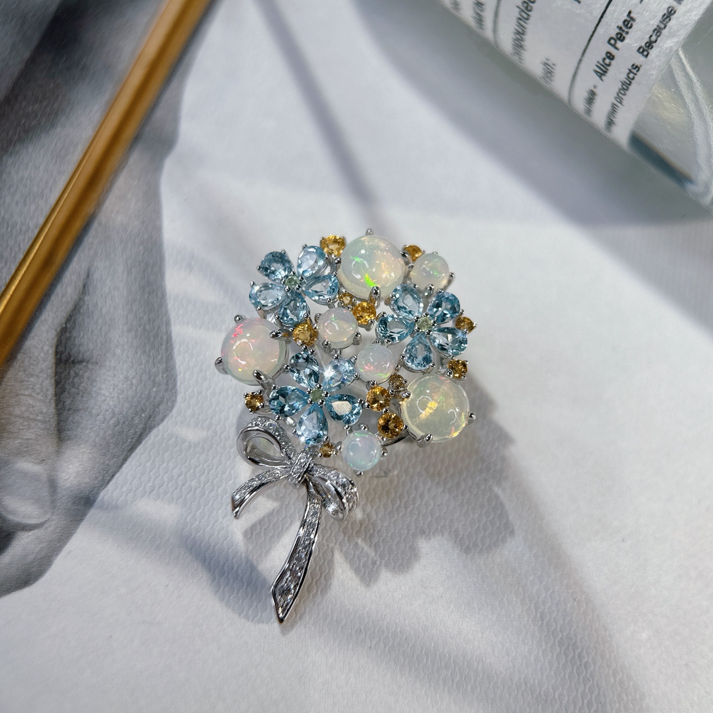 星赞轻奢珠宝S925银镶约2.91克拉天然欧泊花束造型胸针吊坠两用款