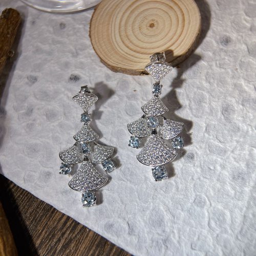 星赞轻奢珠宝925银镶嵌约0.87克拉天然海蓝宝灵动小扇子造型耳饰