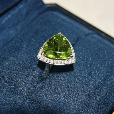 星赞S925纯银镀金约5.52克拉天然三角切割橄榄石戒指简约百搭日常