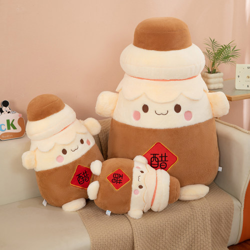 可爱打翻醋坛子玩偶女生抱