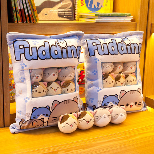 日本萌公仔一大袋网红零食抱枕