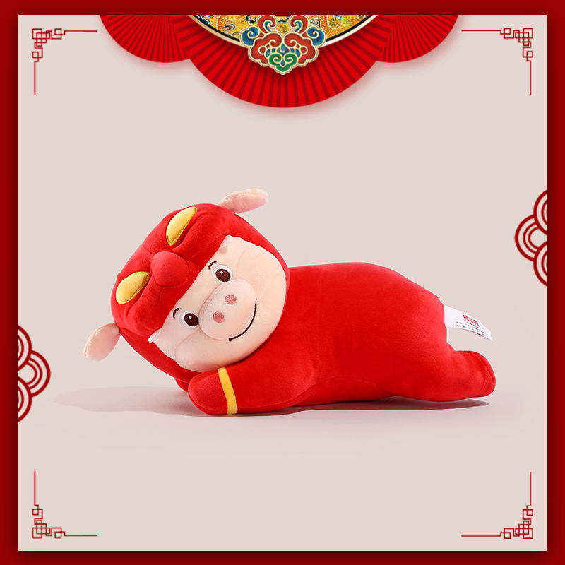 小猪公仔滑稽毛绒玩具红