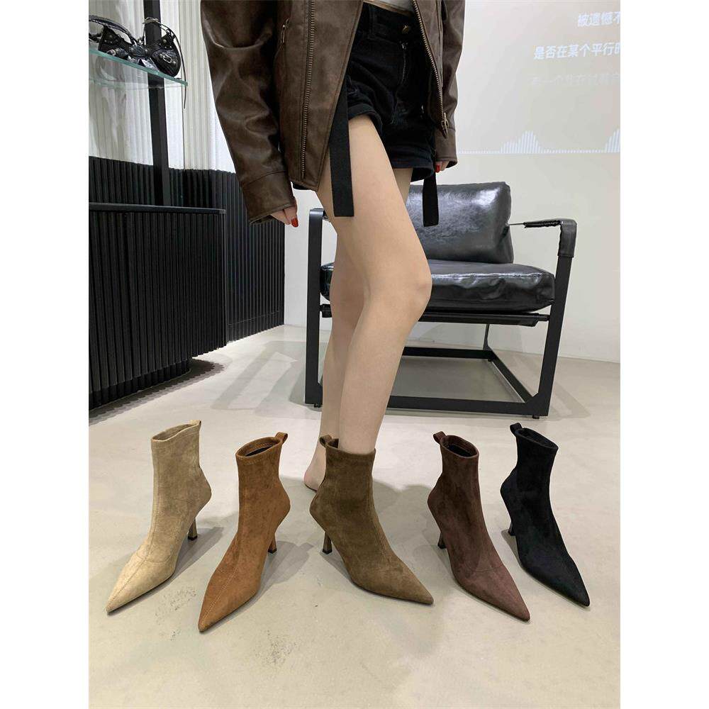 香港高跟尖头棕色绒面瘦瘦靴弹力短靴女2025新款时装小踝靴秋冬季
