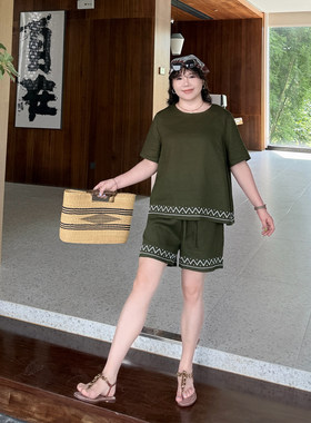 大码女装波浪绣花上衣短裤宽松