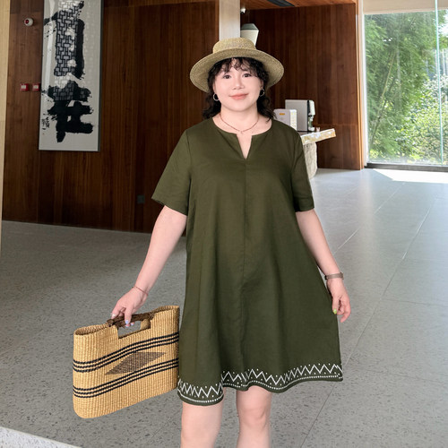 大码女装波浪绣花中长款裙百搭