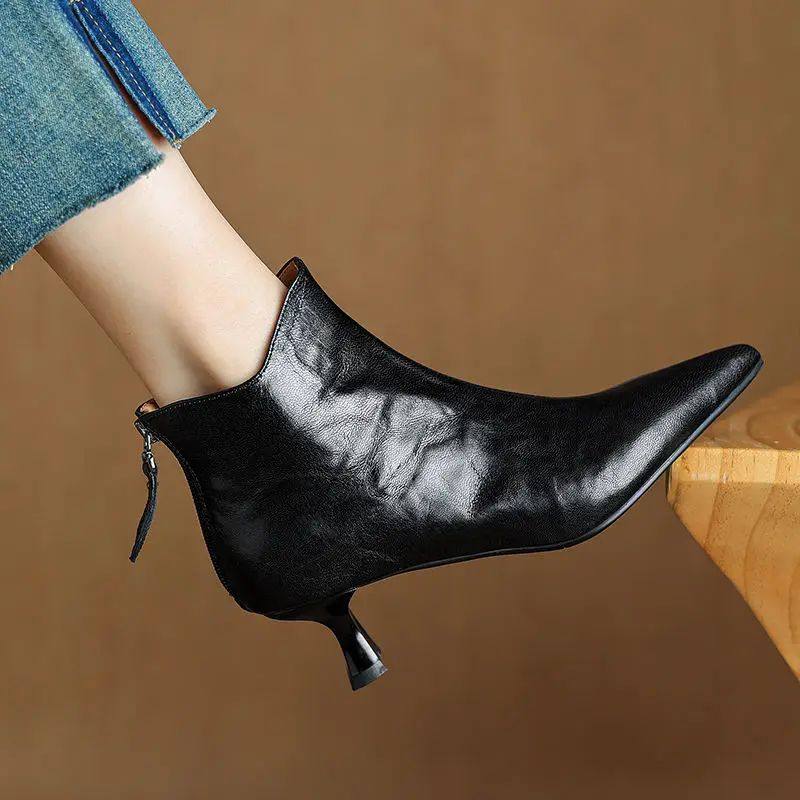 2025 Fashion British Style Vintage Pointed Toes Women Ankle