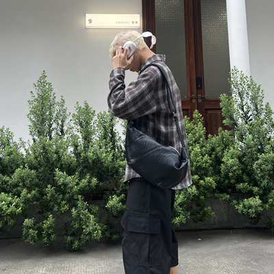 XC设计师款ins腋下复古托特挎包牛角包街头挎包中性风软皮个性潮