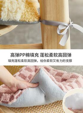 A thick seating pad to keep the winter ass mats warm and a s