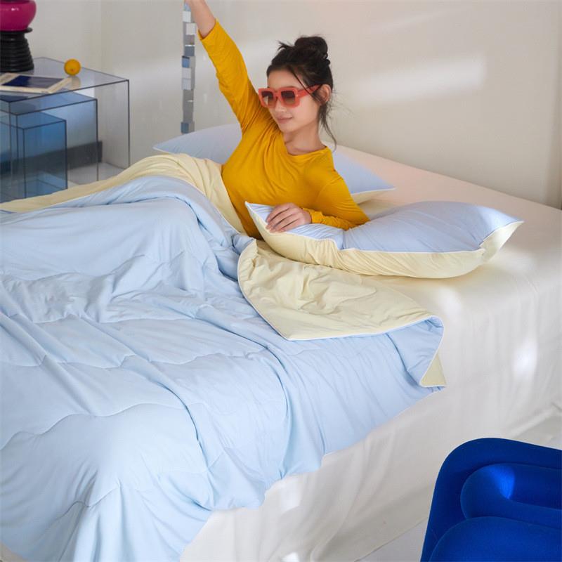 The summer cold air conditioner for class A mother and child