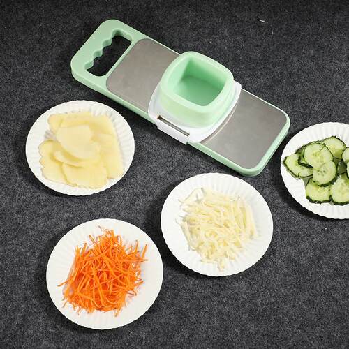 With a multifunctional cutter and a little tool for the kitc