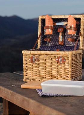 Customize the vernacular picnic basket for the red wine pick