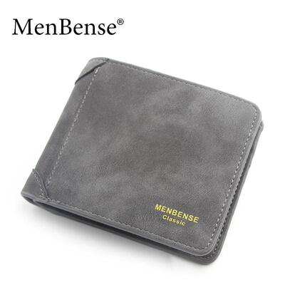 The sandy mans purse is short, with a large amount of fashi