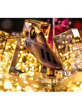 A modern, congenial glass mask with a Nordic light-luxury li