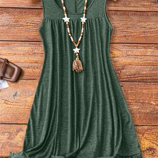 The summer vest dress of a woman with no sleeves, a holiday