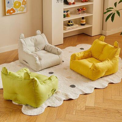 The baby sofa seats are reserved for sleepy-and-photo seats