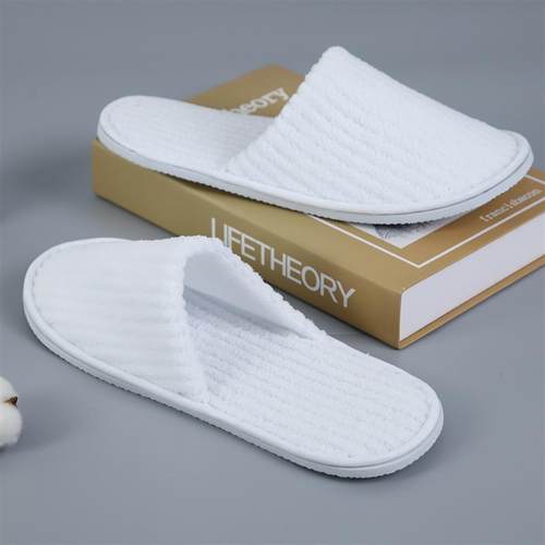 The hotel has one-time slippers with a skating-proof slurry