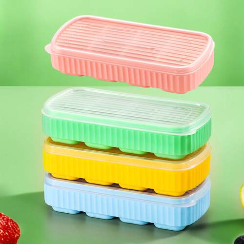 An ice box made of ice from frozen ice cubes.