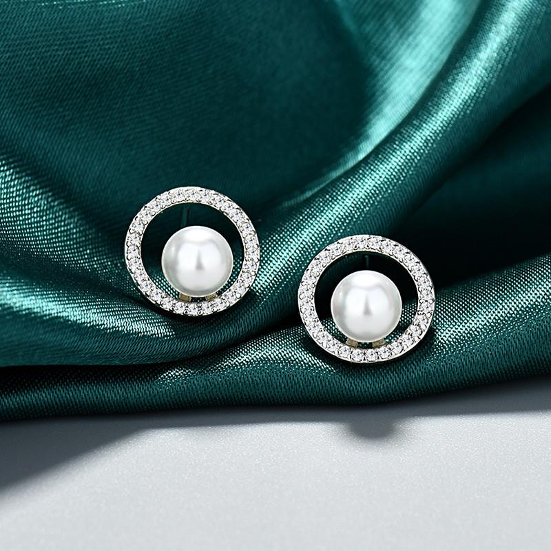 A geometric condensed pearl ear nail, 925 silver pins and cy