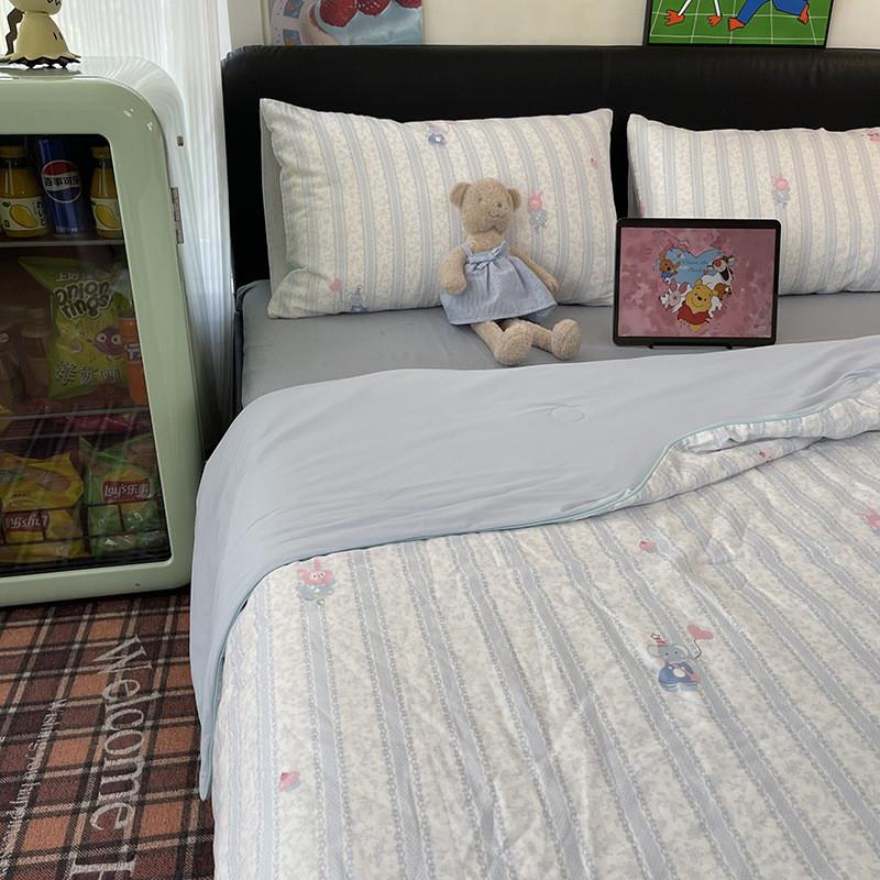 The ins wind is small, fresh, all-tamponed, ice-skinned, chi