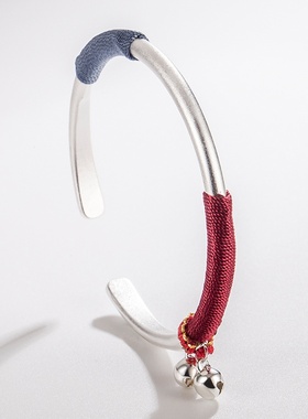 欧美流行首饰2024新品手镯女铃铛平安喜乐蝴蝶镯子送女友银饰品