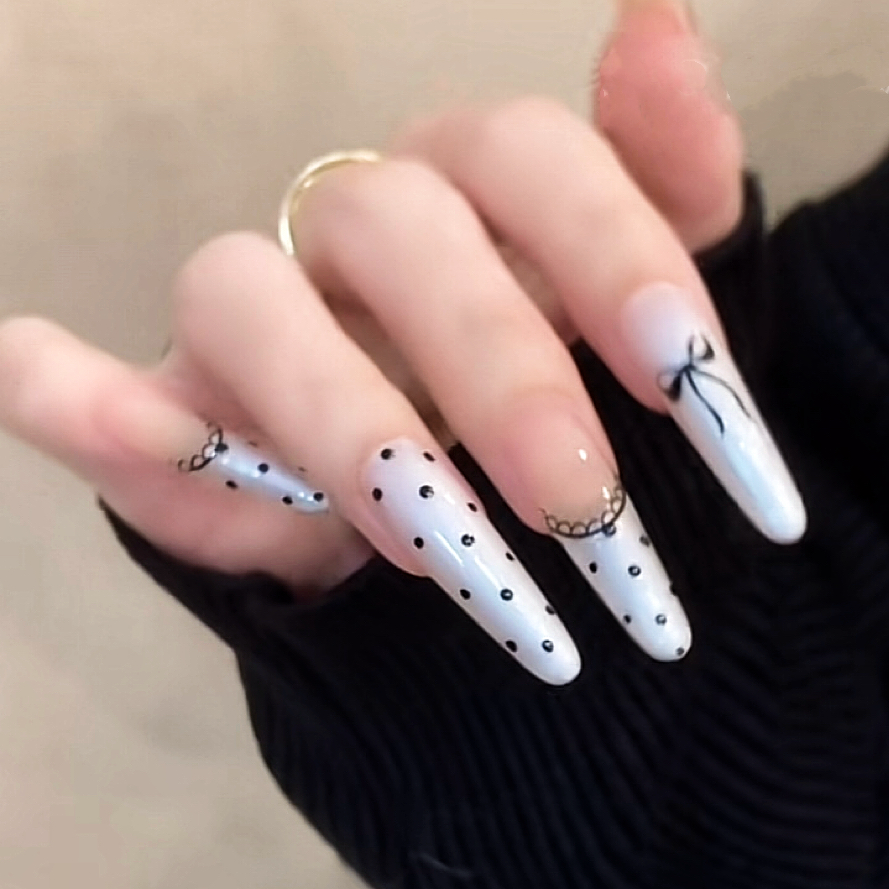 纯手工穿戴美甲高级长短款显白月光蕾丝黑波点法式极光甜美蝴蝶结