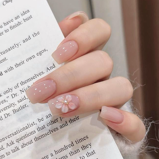 纯手工穿戴美甲成品短款显白温柔高级裸透粉手绘立体雕花许妍同款