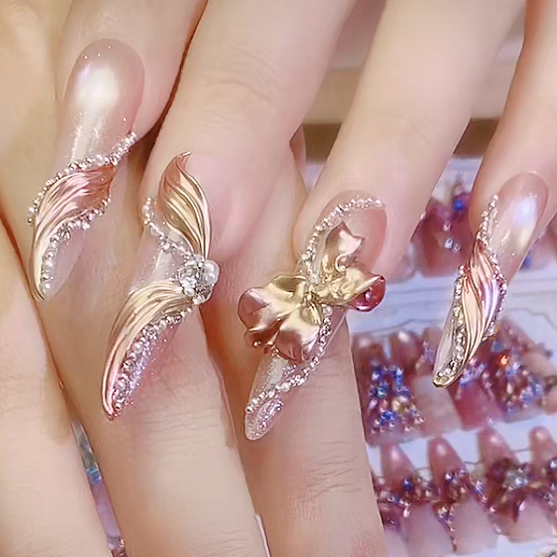 纯手工穿戴美甲高级轻奢长款成品鎏金蝴蝶结飘带珍珠闪钻粉白猫眼