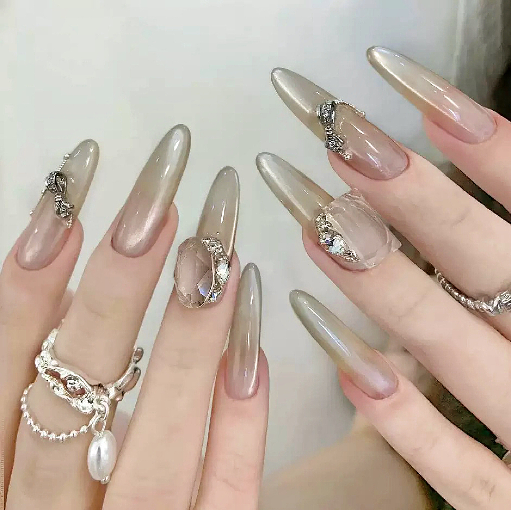 纯手工穿戴美甲高级温柔长款成品显白闪钻奶茶冰透猫眼百搭蝴蝶结