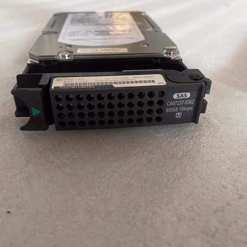 富士通CA07237-E062 CA05954-1256 ST3600057SS 600G 15K SAS硬盘