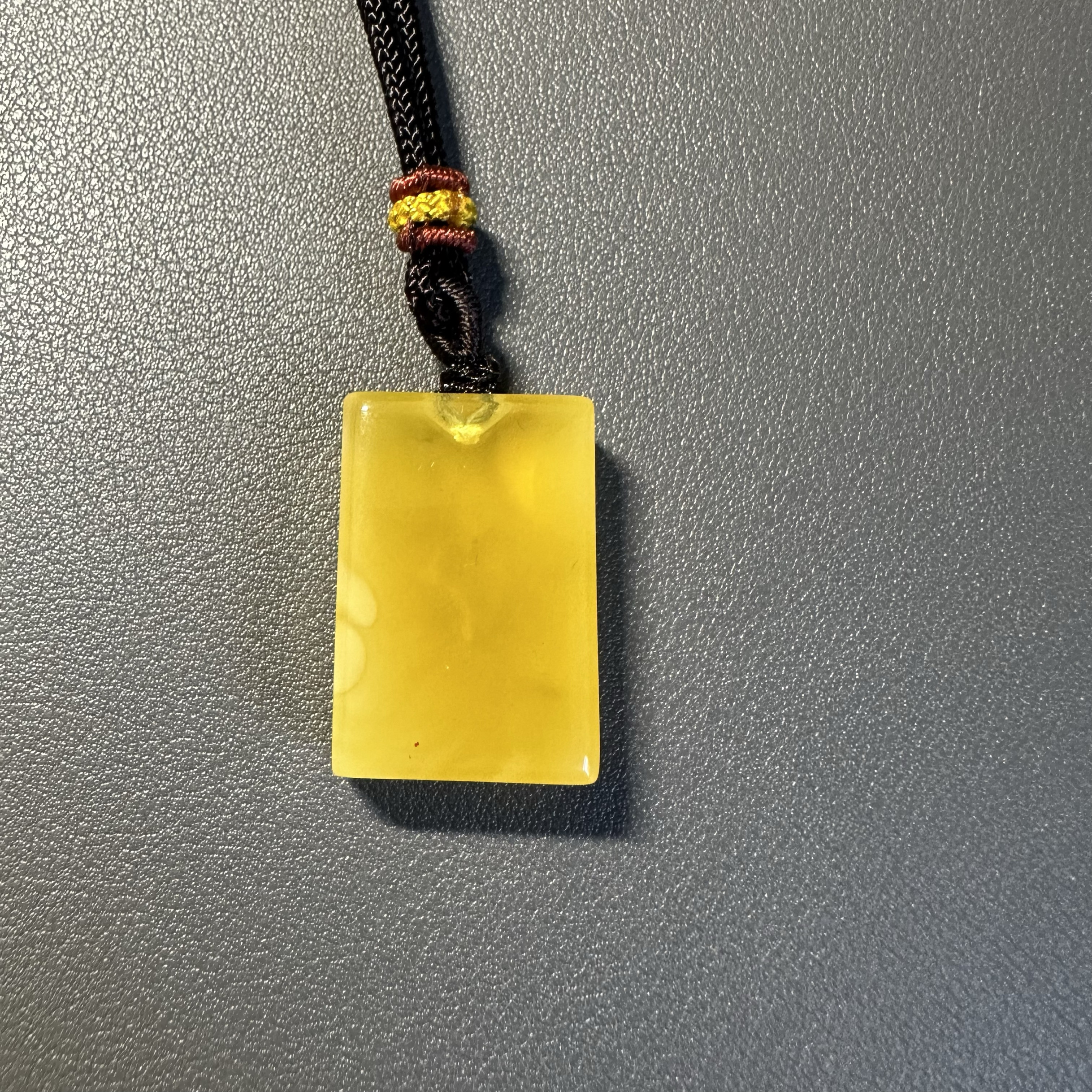 天然琥珀蜜蜡黄白妖花子冈牌子吊坠