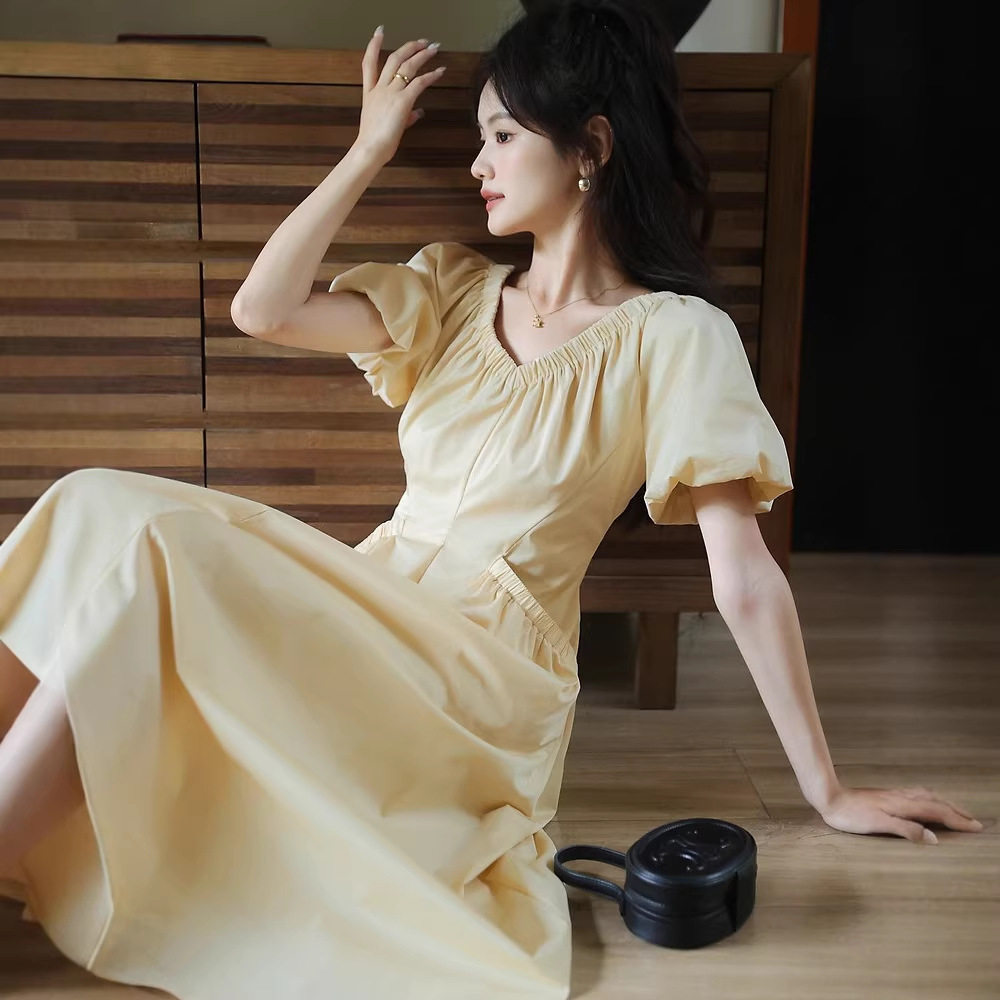 法式温柔风桔梗泡泡袖连衣裙女夏季款韩版收腰显瘦v领短袖长裙子